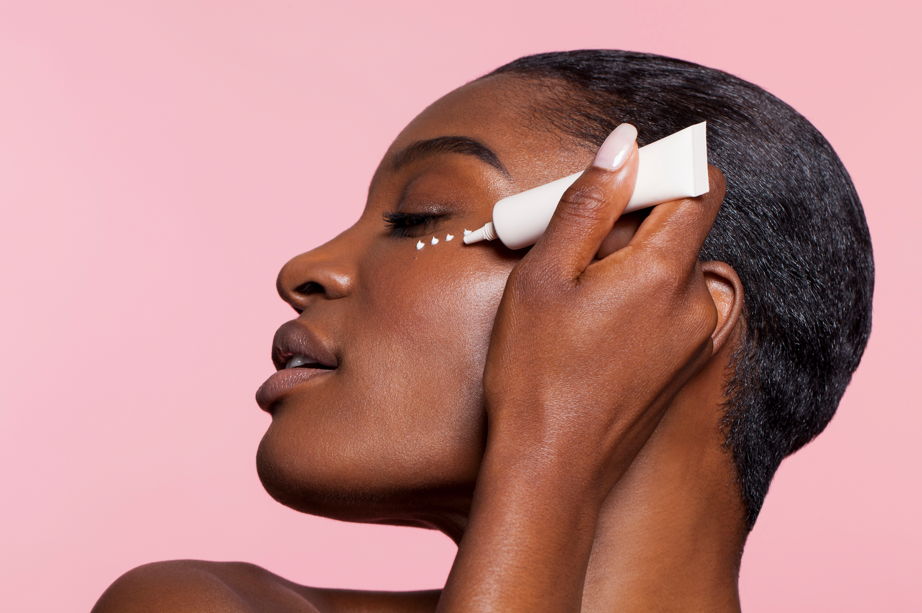 Which Goes First – Eye Cream or Face Serum? How to Layer Your Skincare