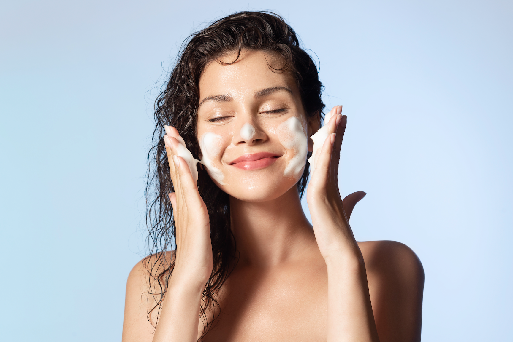 Patting vs Rubbing In Skincare: Does It Matter? || is it better to pat or rub in serum, how to make skincare absorb better, skin patting technique