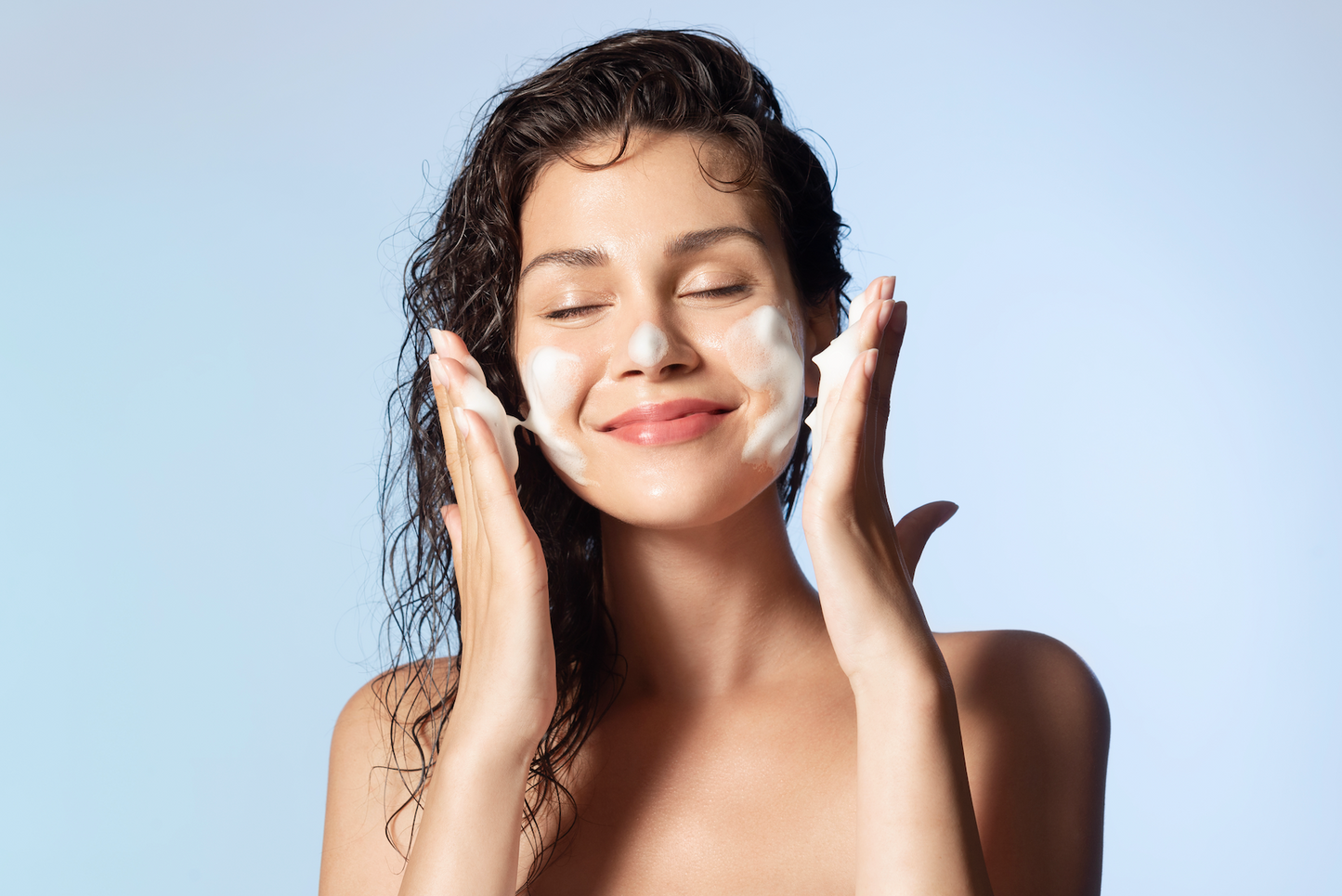 Patting vs Rubbing In Skincare: Does It Matter? || is it better to pat or rub in serum, how to make skincare absorb better, skin patting technique 