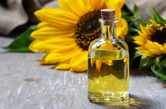 How Sunflower Oil Can Benefit Your Skin || what does sunflower oil do for your skin, benefits of sunflower oil, best moisturizing ingredients