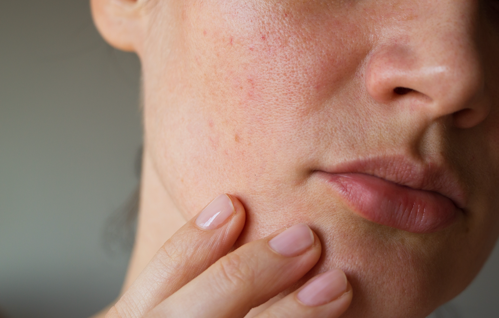 Let’s Debunk These 5 Myths About Your Pores