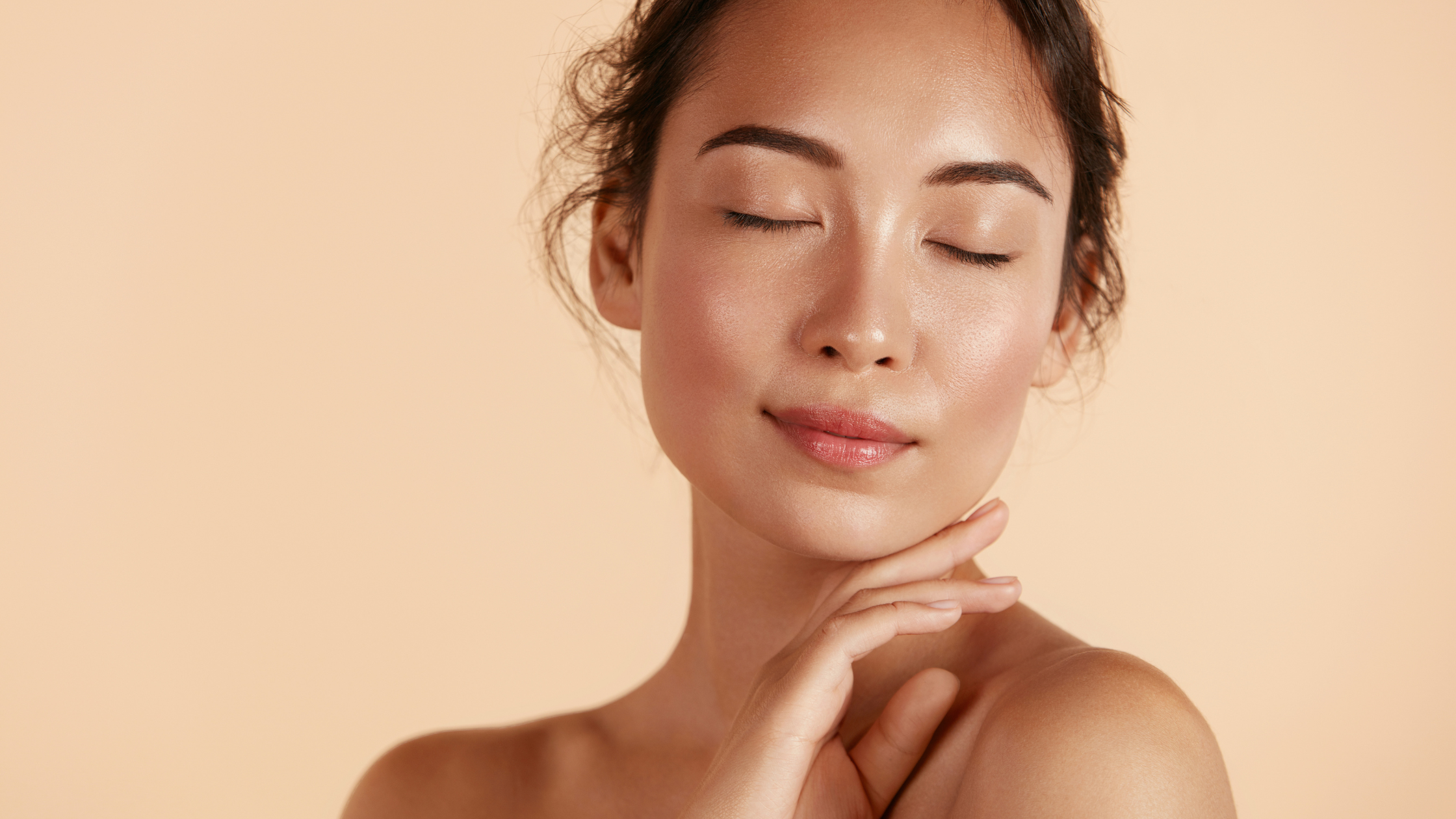 How to Introduce a Retinoid Serum into Your Routine—Without the Burn