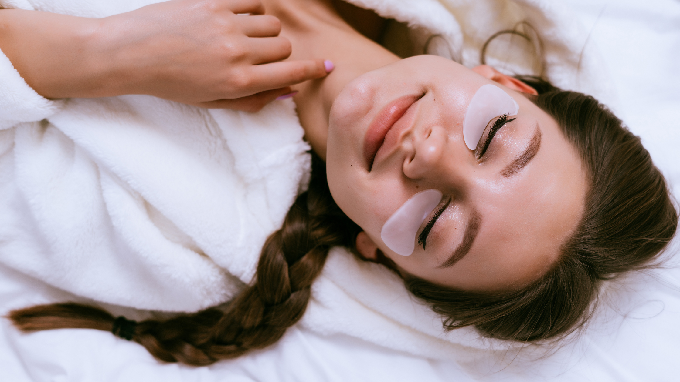 Holiday Self-Care Gift Guide: Give the Gift of Confidence and Healthy Skin with Rejûvaskin