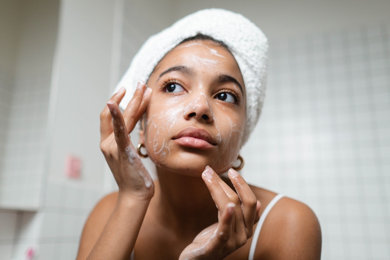 Which Comes First: Cleanser Or Exfoliation?