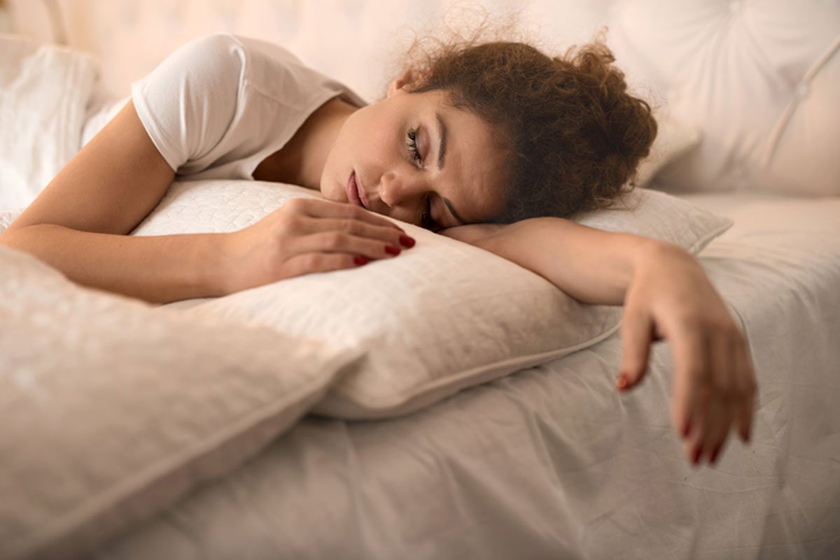 5 Ways to Prevent Wrinkles While You Sleep